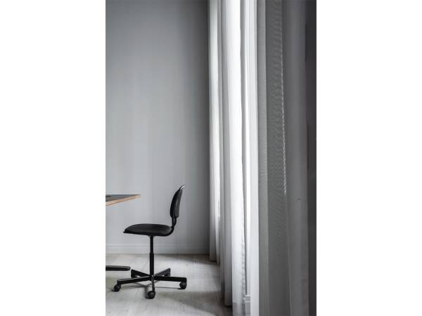 Abschließbares Büro in Berlin (Charlottenburg-Wilmersdorf) – Charaktervoller Büroraum in Bürogemeinschaft in Berlin-Wilmersdorf — Bild 3