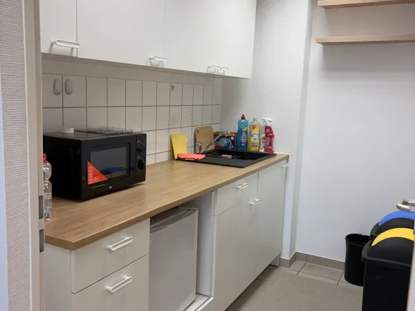 Abschließbares Büro in Saarbrücken (Mitte) – Gepflegte, helle Bürogemeinschaft in Saarbrücken-Mitte — Bild 5