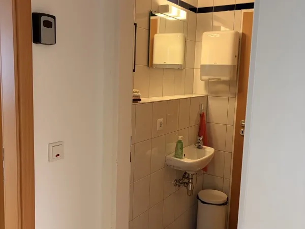 Abschließbares Büro in Saarbrücken (Mitte) – Gepflegte, helle Bürogemeinschaft in Saarbrücken-Mitte — Bild 6