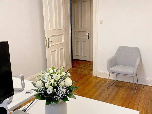 Abschließbares Büro in Hamburg (Neustadt) – Schöner Büroraum in den Hamburger Colonnaden — Bild 5