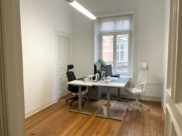 Abschließbares Büro in Hamburg (Neustadt) – Schöner Büroraum in den Hamburger Colonnaden — Bild 4