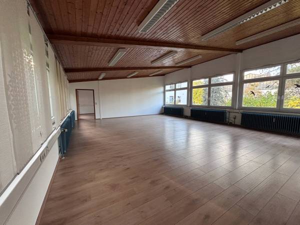 Bürofläche in Böblingen (Weststadt) – Eigene abgeschlossene Büro oder Praxisfläche in Böblingen Weststadt — Bild 1