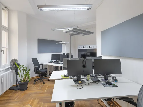 Abschließbares Büro in Berlin (Mitte) – Hochwertiges Eckbüro in zentraler Bürogemeinschaft in Berlin Mitte — Bild 1