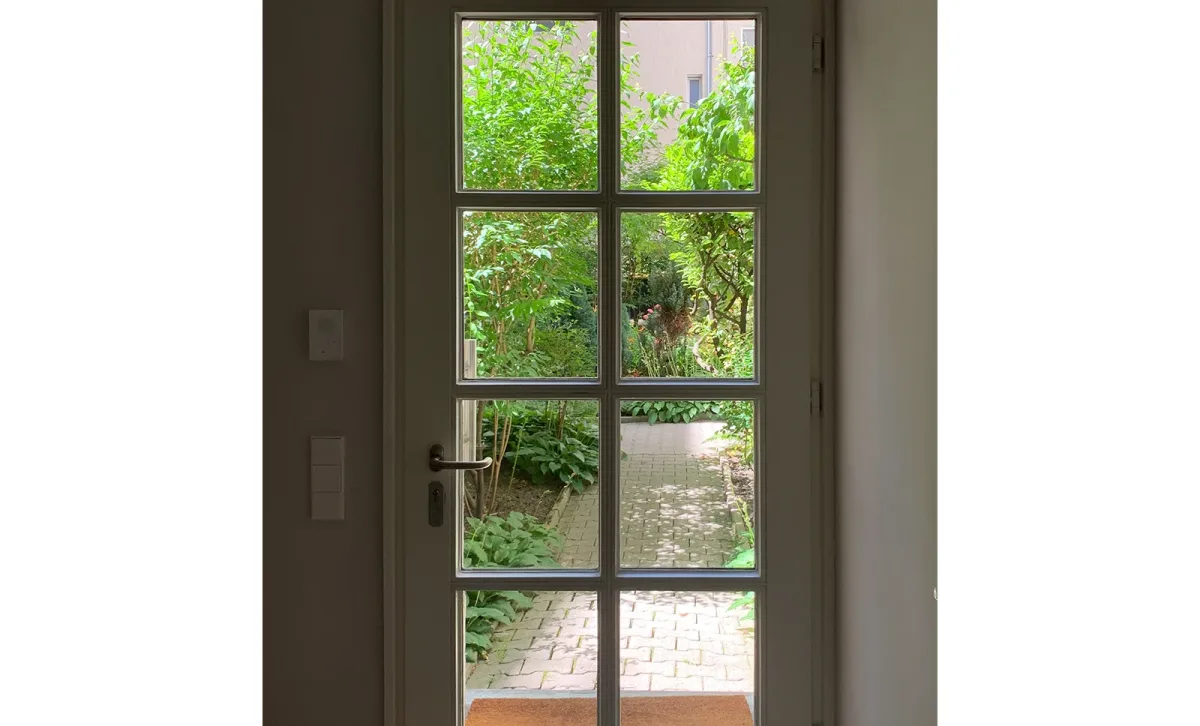 Eingang Blick in den Innenhof