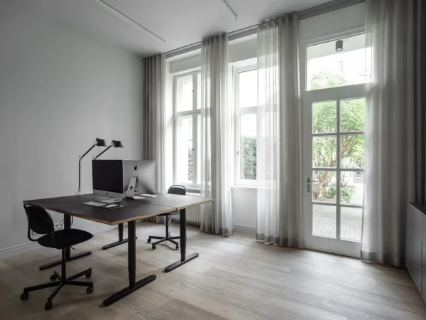 Bürofläche in Berlin (Wilmersdorf) – Repräsentatives möbliertes Altbau-Büro in Berlin-Wilmersdorf — Bild 1