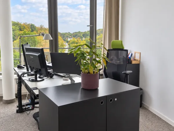 Bürofläche in Düsseldorf (Grafenberg) – Skyline trifft Natur: 7. Etage am Aaper Wald — Bild 2