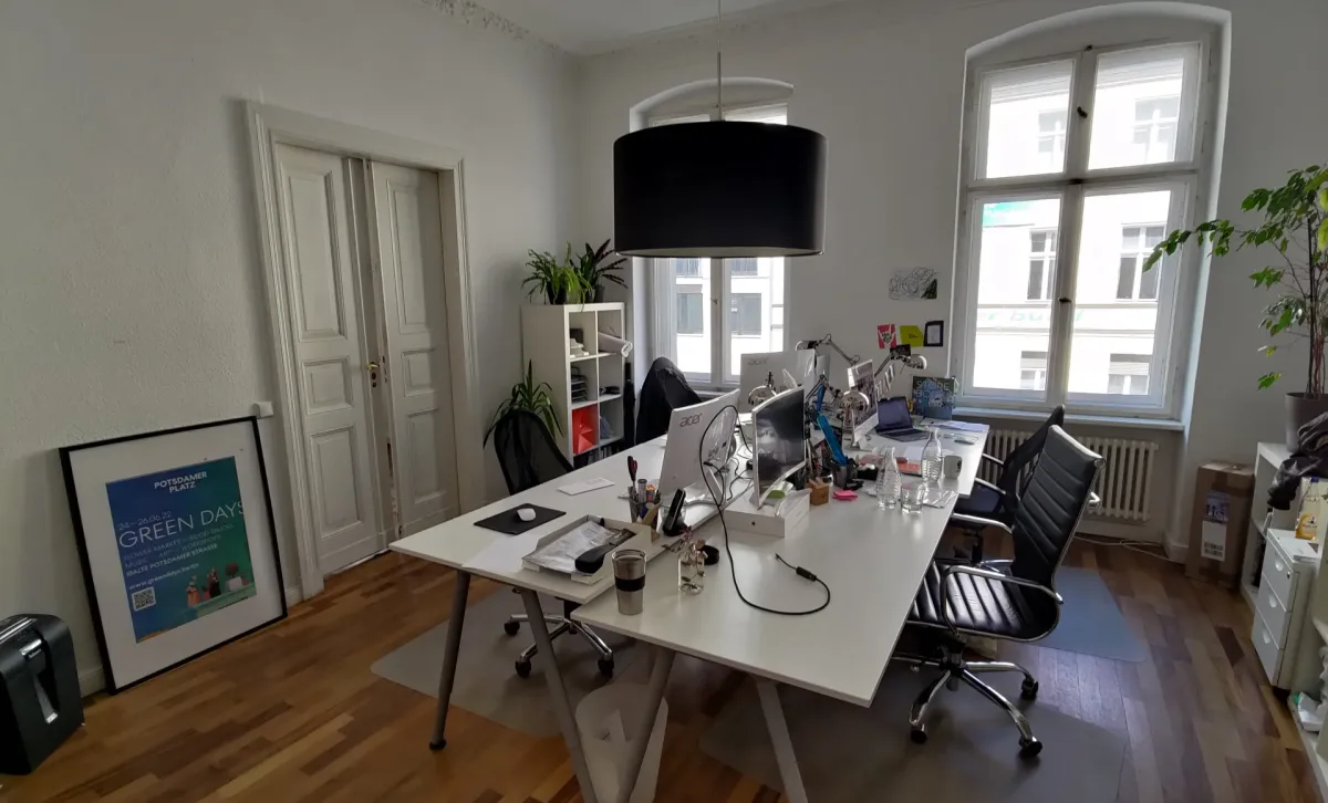 Büro 1