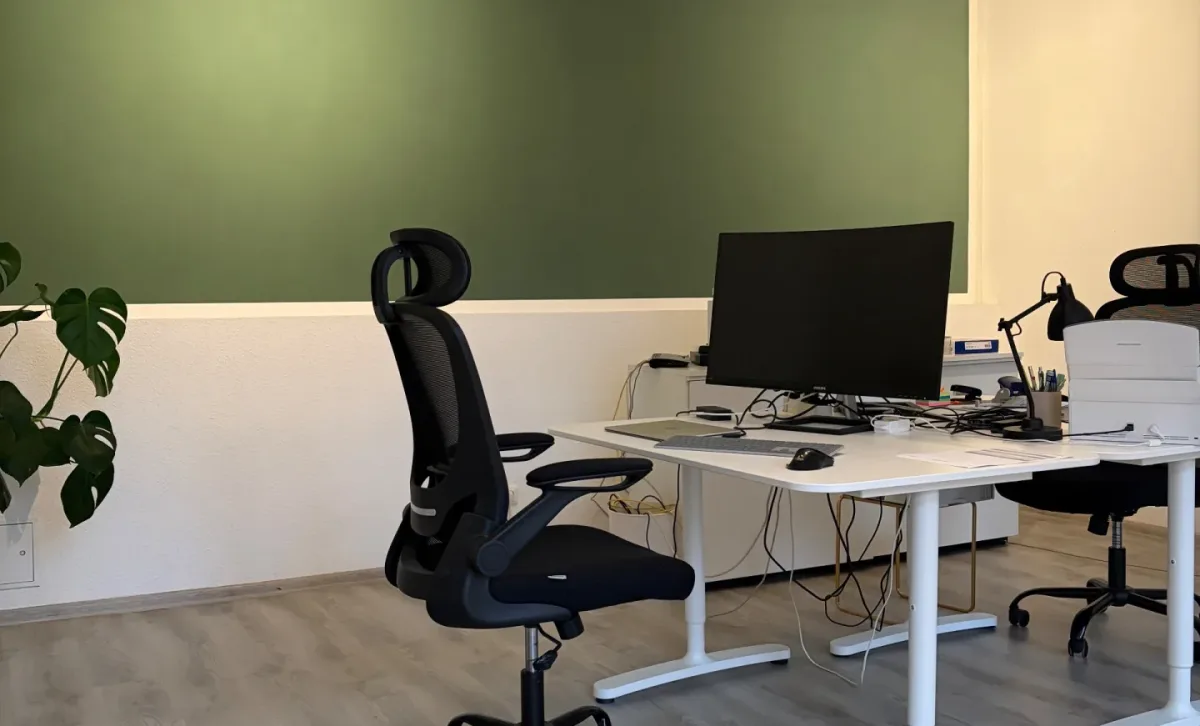 Büro mit Platz für vier Plätze