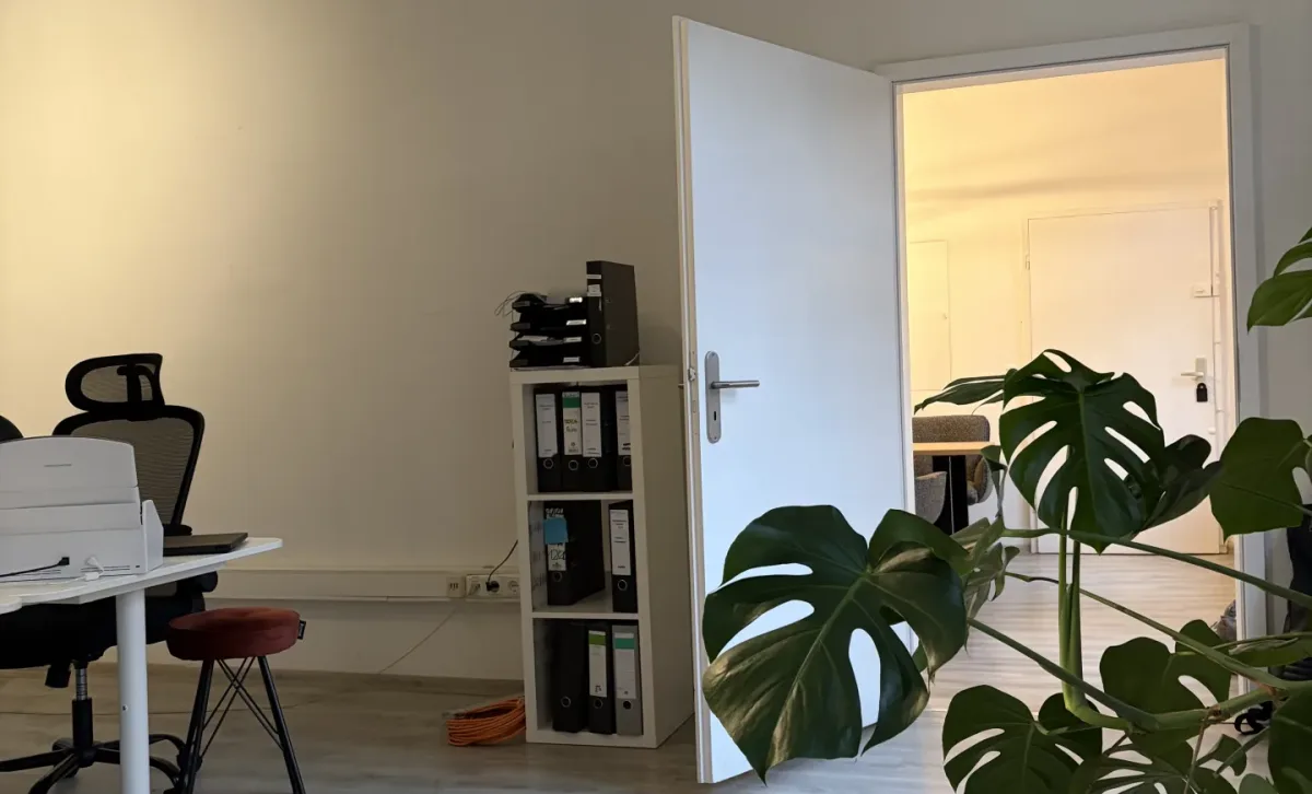 Büro mit Platz für vier Plätze