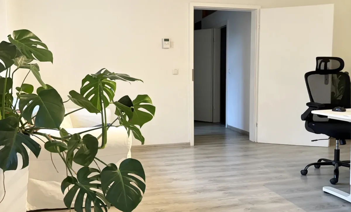 Büro mit Platz für vier Plätze