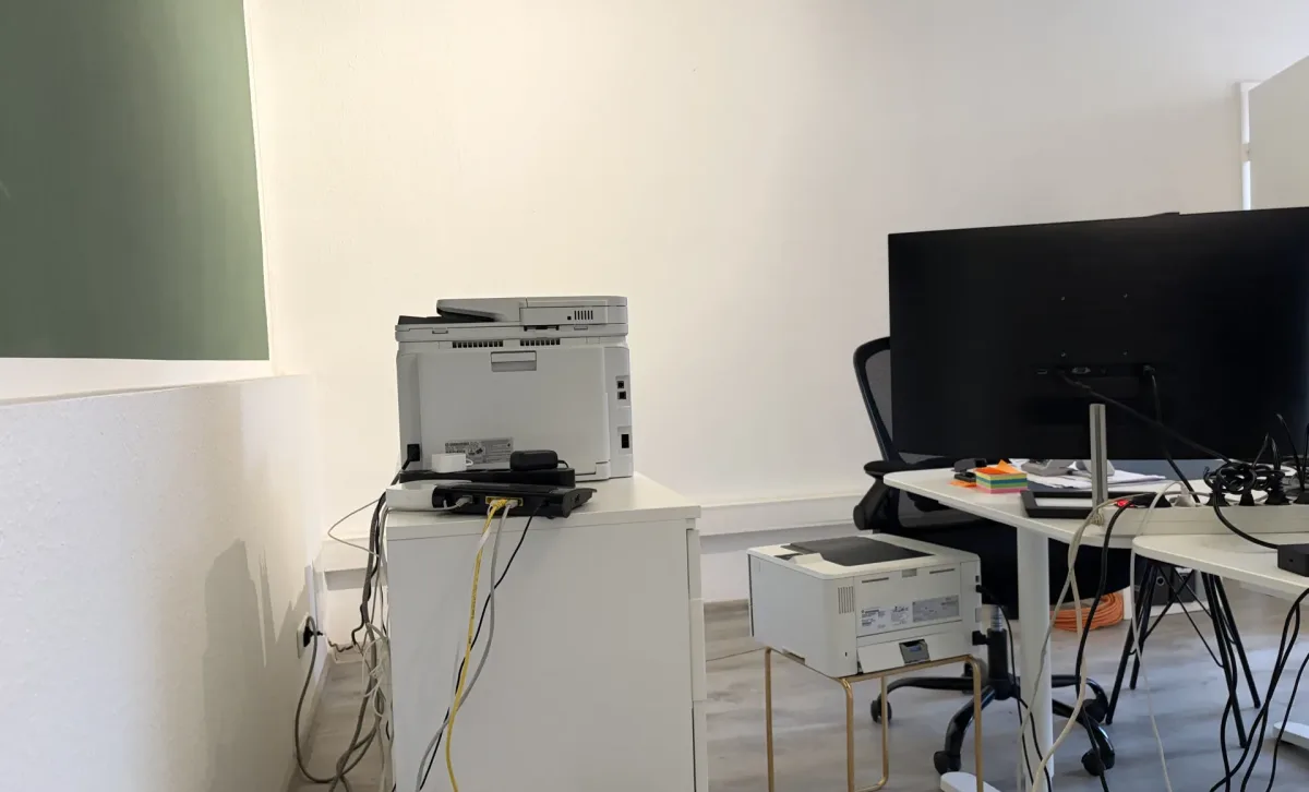 Büro mit Platz für vier Plätze