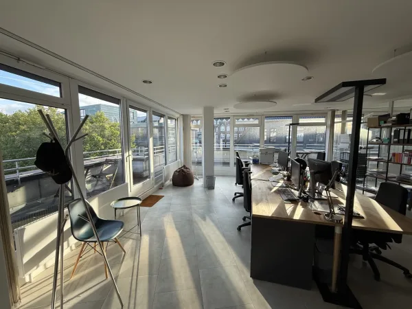 Bürofläche in Hamburg (Altstadt) – Helle Bürofläche mit Weitblick in Hamburg Mitte — Bild 2
