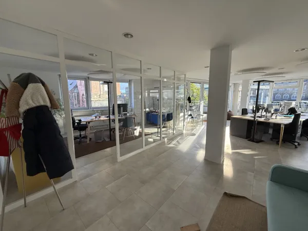 Bürofläche in Hamburg (Altstadt) – Helle Bürofläche mit Weitblick in Hamburg Mitte — Bild 3