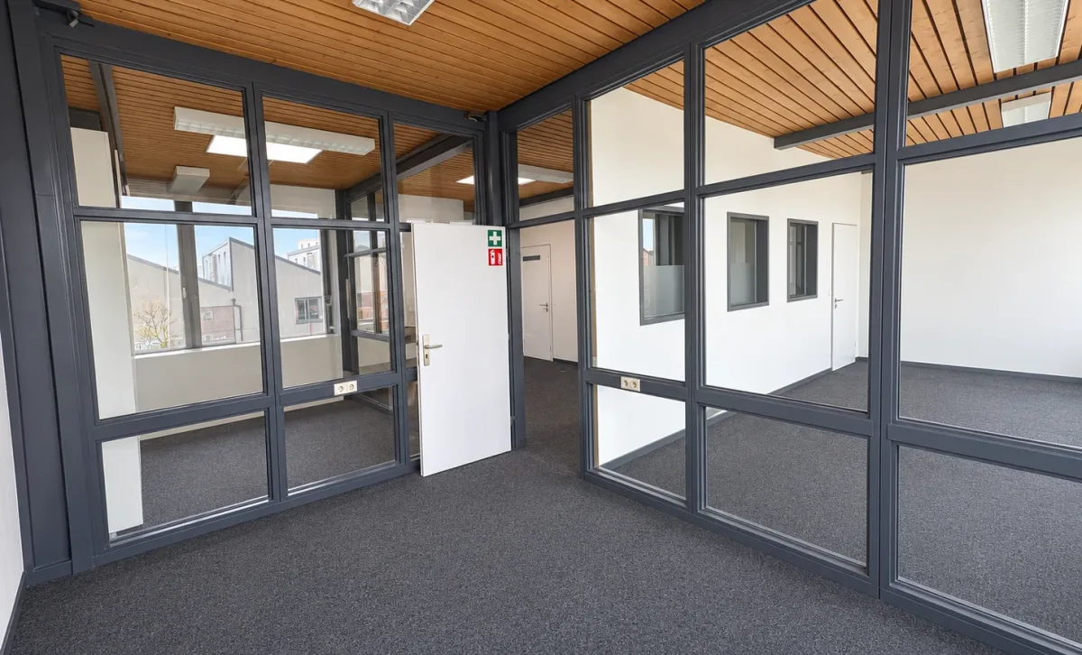 Büro 2 – zweite Ansicht, digital leer visualisiert