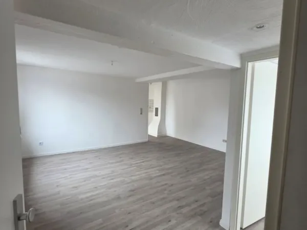 Bürofläche in Saarbrücken (Mitte) – Helle Bürofläche in Dachgeschoss-Bürogemeinschaft in Saarbrücken-Mitte — Bild 2