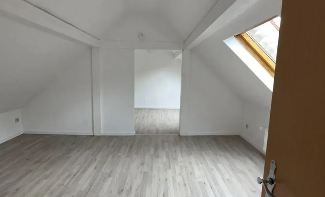 Helle Bürofläche in Dachgeschoss-Bürogemeinschaft in Saarbrücken-Mitte