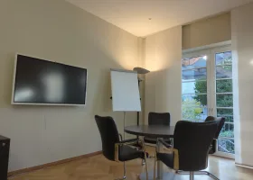 Einzelbüro mit Besprechungsbereich – Foto 1