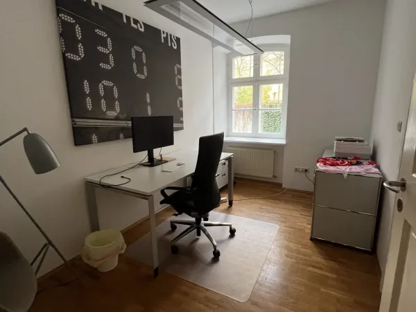 Abschließbares Büro in München (Altstadt-Lehel) – Möblierte Büroräume in charmantem Altbau in München-Lehel — Bild 4