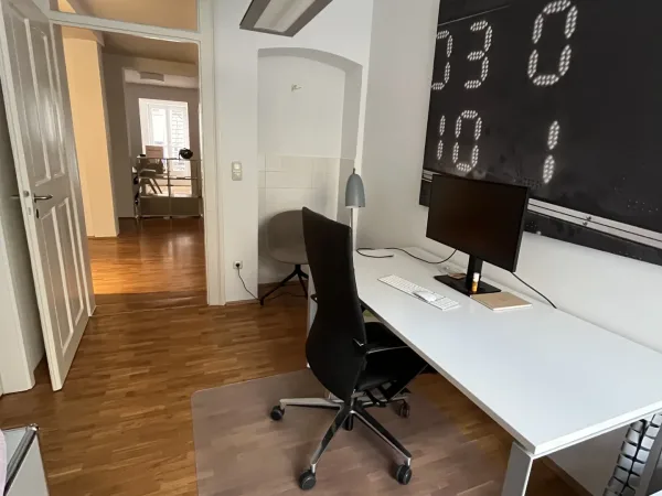 Abschließbares Büro in München (Altstadt-Lehel) – Möblierte Büroräume in charmantem Altbau in München-Lehel — Bild 5
