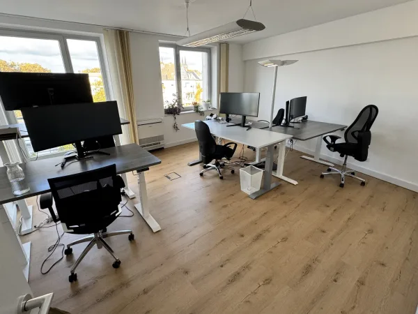 Meetingraum in Köln (Innenstadt) – Helle, klimatisierte Bürogemeinschaft mit Balkon in Köln Innenstadt — Bild 2
