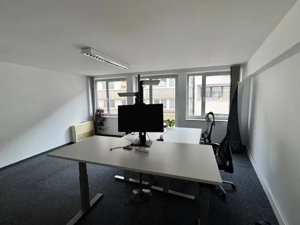 Meetingraum in Köln (Innenstadt) – Helle, klimatisierte Bürogemeinschaft mit Balkon in Köln Innenstadt — Bild 3