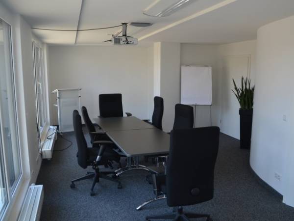 Vollausgestattete Bürogemeinschaft im Grünen in Hannover-Lahe — Bild 4