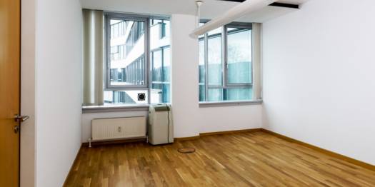 Heller und moderner Büroraum ab sofort