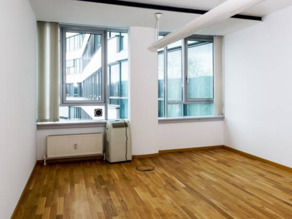 Heller Büroraum in moderner Bürogemeinschaft in Stuttgart Bad — Bild 1