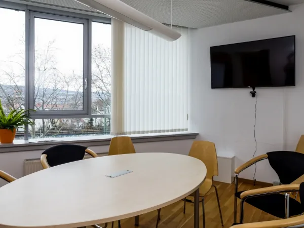 Abschließbares Büro in Stuttgart (Bad Cannstatt) – Heller Büroraum in moderner Bürogemeinschaft in Stuttgart-Bad — Bild 4