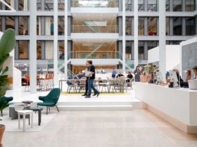 Flexible Büroräume und Arbeitsplätze im Geschäftsviertel in Düsseldorf