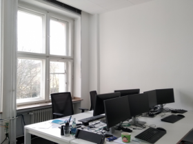 Heller Büroraum in Coworking Space in Dortmund Hafen