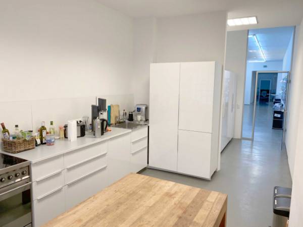 Helles Hinterhof-Loft für kreative Bürogemeinschaft in — Bild 7