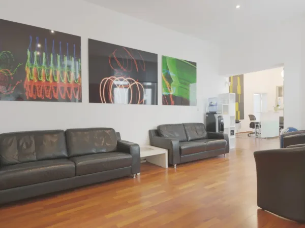 Abschließbares Büro in Berlin (Wilmersdorf) – Helle Altbau-Bürogemeinschaft in Berlin-Wilmersdorf — Bild 2