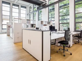 Großzügige Bürogemeinschaft mit Loft-Charakter in München-Sendling