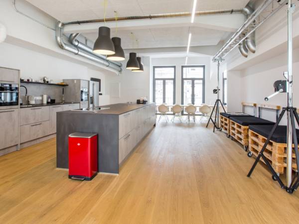 Kreative Bürogemeinschaft mit Industriecharme in München-Obersendling — Bild 7