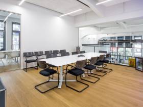 Kreative Bürogemeinschaft mit Industriecharme in München-Obersendling