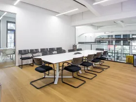 Großzügige Bürogemeinschaft mit Loft-Charakter in München-Sendling