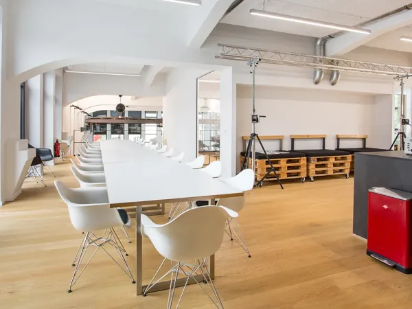 Schreibtischplatz in München (Sendling) – Großzügige Bürogemeinschaft mit Loft-Charakter in München-Sendling — Bild 8