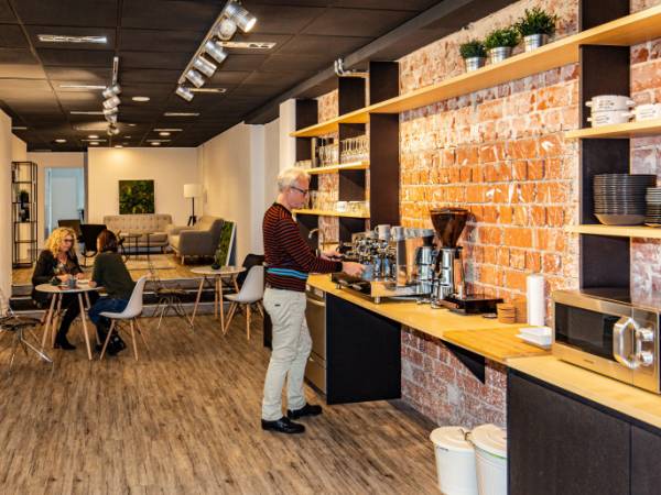 Moderner Coworking Space in Holzkirchen im Zentrum — Bild 5