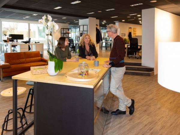 Moderner Coworking Space in Holzkirchen im Zentrum — Bild 8