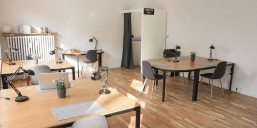 Schönes und stilvoll möbliertes Büro mit Teeküche in Sülz