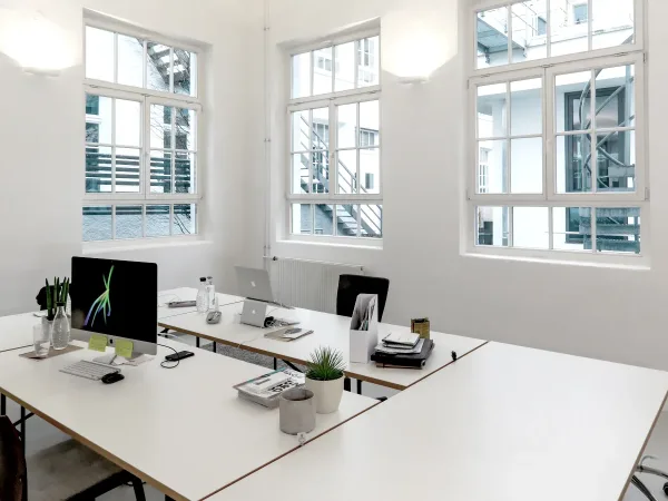 Schreibtischplatz in Stuttgart (Rosenberg) – Kreativer Arbeitsplatz im Industrieloft in Stuttgart-Rosenberg — Bild 3