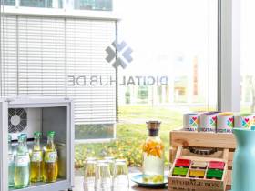 Coworkingplätze mit Blick auf den Rhein direkt am Bonner Bogen