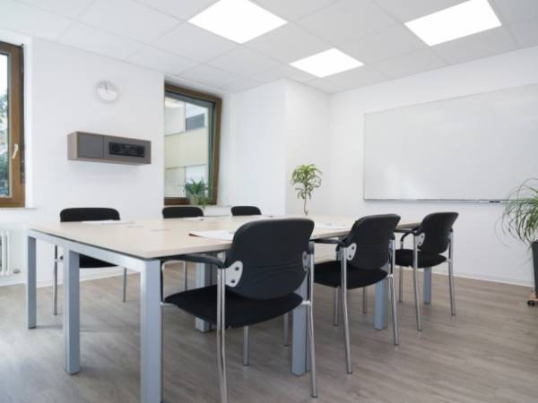 Moderne Bürogemeinschaft mit flexiblen Arbeitsplätzen in Trier — Bild 1