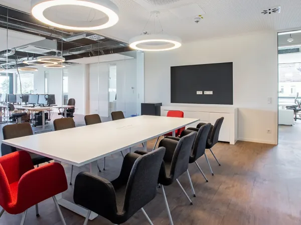 Abschließbares Büro in München (Sendling) – Moderne Bürogemeinschaft in Sendling mit Blick über München — Bild 7