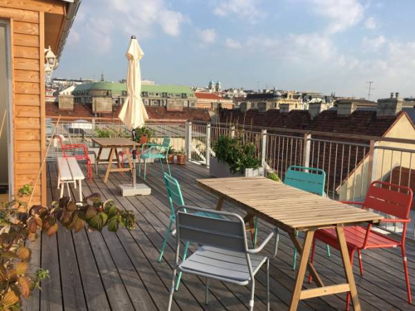 Heller Arbeitsplatz mit Dachterrasse am Naschmarkt — Bild 6