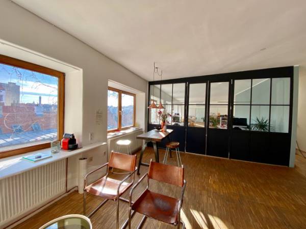 Heller Arbeitsplatz mit Dachterrasse am Naschmarkt — Bild 4