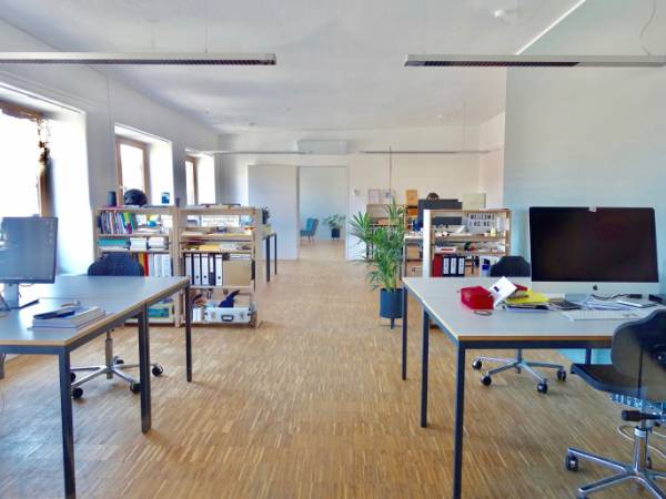 Heller Arbeitsplatz mit Dachterrasse am Naschmarkt — Bild 3