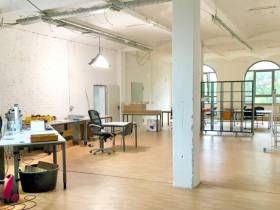260 qm Industrie-Altbau-Etage