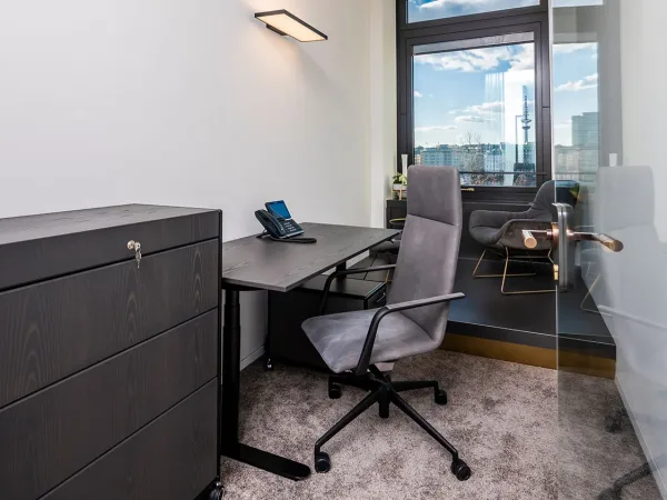 Abschließbares Büro in Hamburg (Altstadt) – Exklusives Business Center in Hamburg-Altstadt an der Binnenalster — Bild 2